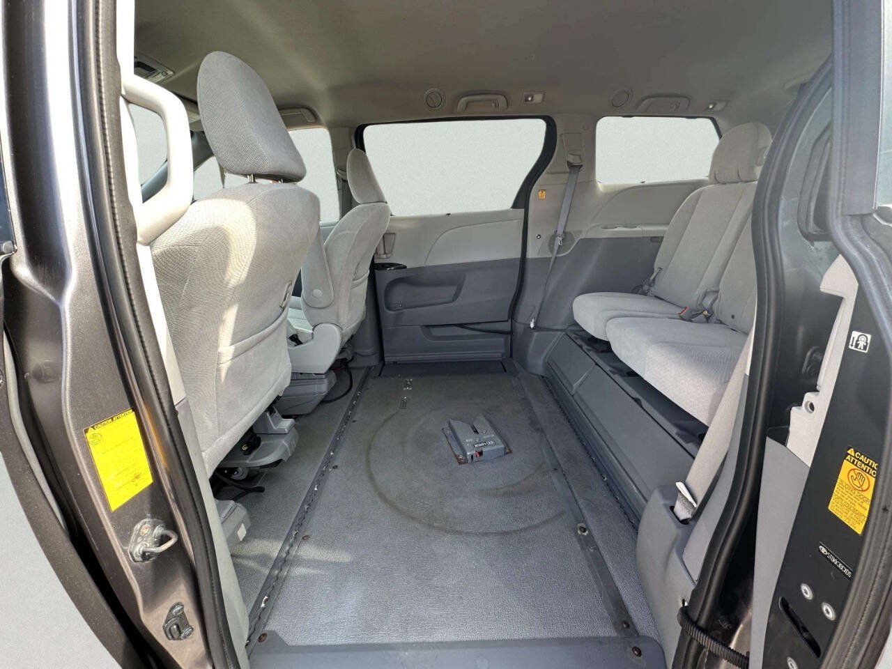 Used 2013 Toyota Sienna LE FWD image 13