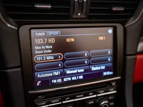 Used 2015 Porsche 911 Turbo S image 25