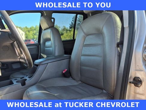 Used 2004 Ford Explorer XLT image 14