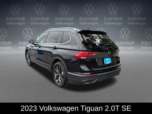 Used 2023 Volkswagen Tiguan SE FWD image 3