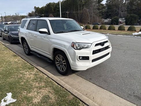 Used 2022 Toyota 4Runner TRD Sport image 3