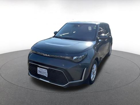 Used 2025 Kia Soul LX w/ LX Technology Package image 7