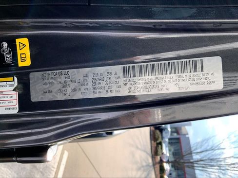 Used 2020 Jeep Wrangler Unlimited Sahara image 34