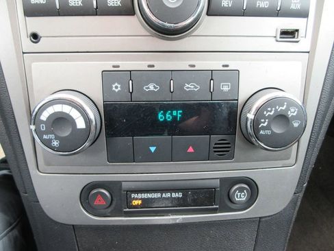 Used 2010 Chevrolet Malibu LTZ image 29