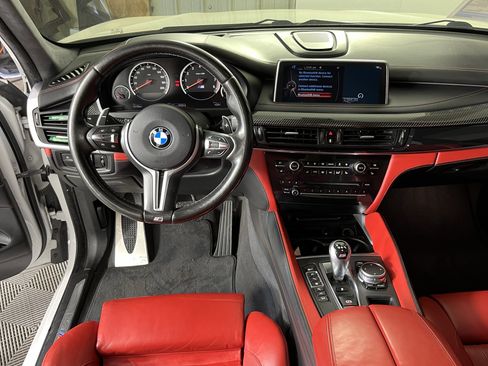 Used 2016 BMW X5 M image 11