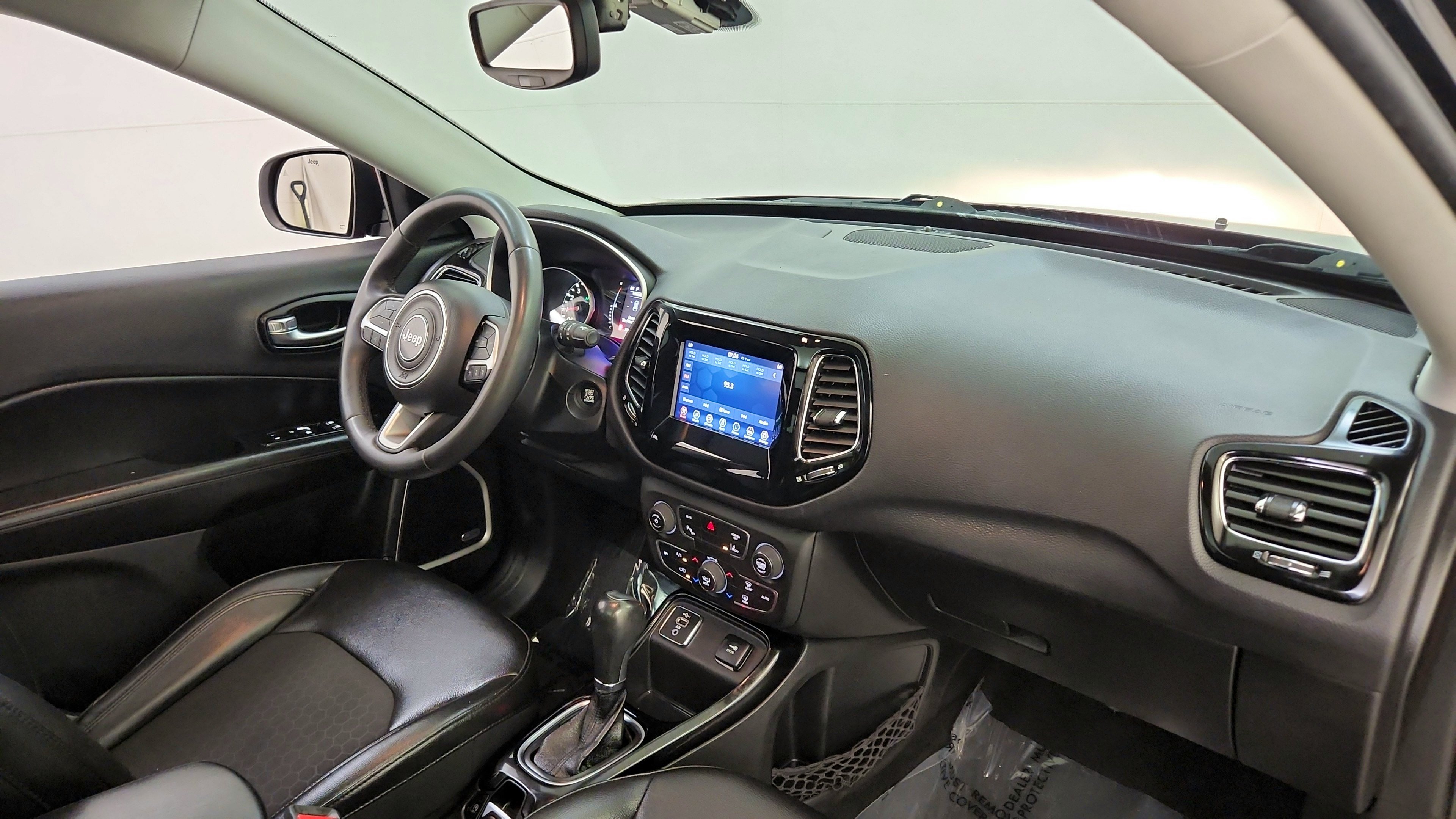 Used 2021 Jeep Compass Latitude w/ Sun and Sound Group FWD image 32