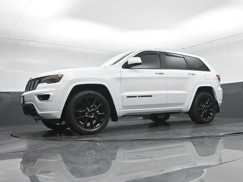 Used 2020 Jeep Grand Cherokee Altitude image 55