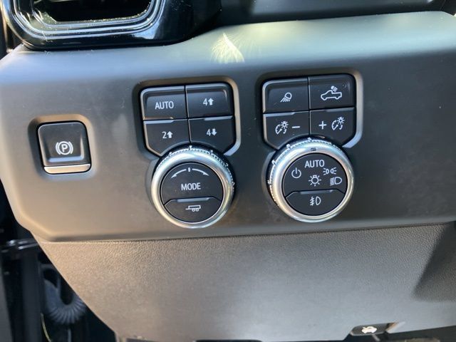 Used 2024 GMC Sierra 1500 AT4 w/ Technology Package AWD/4WD image 24