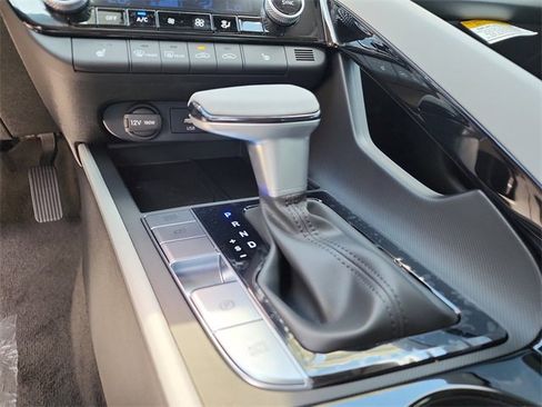 New 2025 Hyundai Elantra Limited image 20