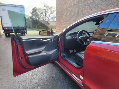 Used 2017 Tesla Model S 90D image 24