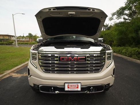 New 2026 GMC Sierra 1500 Denali w/ Denali Reserve Package AWD/4WD image 9