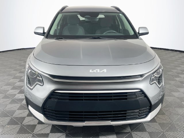 Used 2025 Kia Niro LX FWD image 3