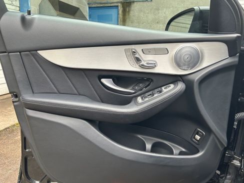 Used 2019 Mercedes-Benz GLC 300 4MATIC image 20