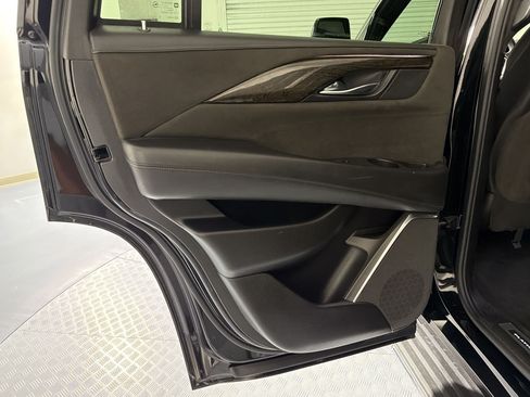 Used 2016 Cadillac Escalade Platinum AWD/4WD image 26
