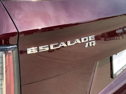 New 2025 Cadillac Escalade IQ Luxury 2 image 16