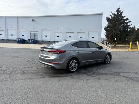 Used 2017 Hyundai Elantra Limited image 4