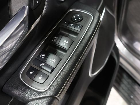 Used 2022 RAM 1500 Laramie AWD/4WD image 14