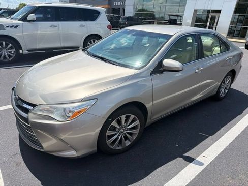 Used 2016 Toyota Camry XLE FWD image 1
