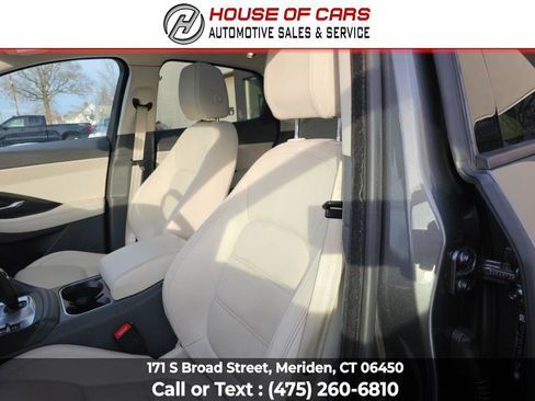 Used 2020 Jaguar E-PACE SE image 39