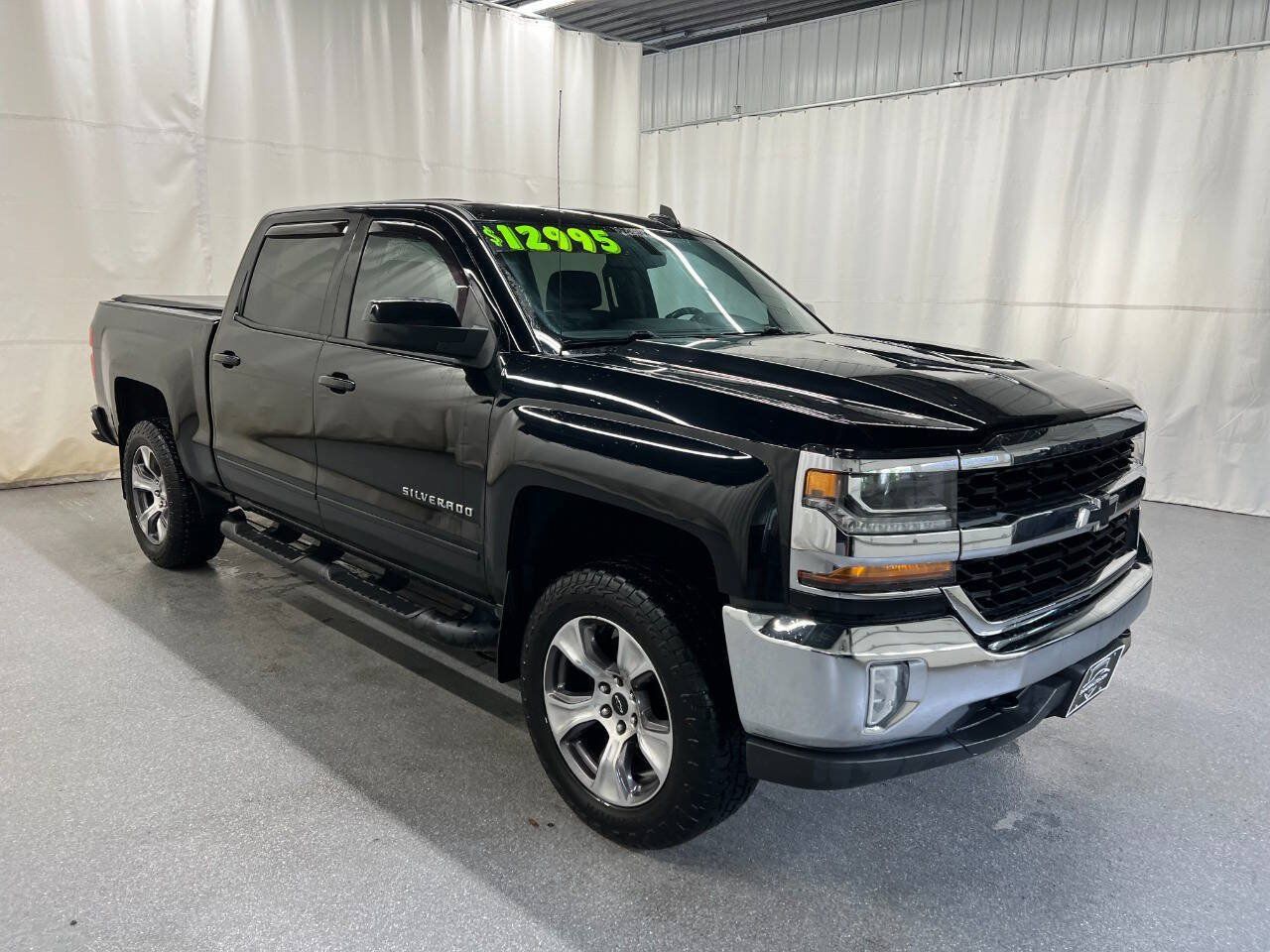 Used 2017 Chevrolet Silverado 1500 LT w/ All Star Edition AWD/4WD image 3