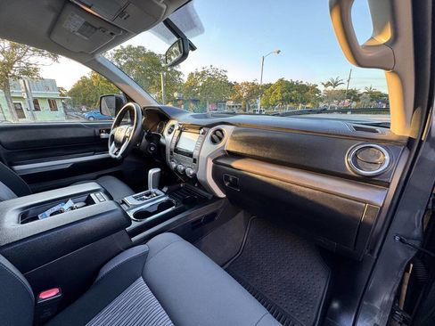 Used 2016 Toyota Tundra SR5 w/ SR5 Upgrade Package image 28