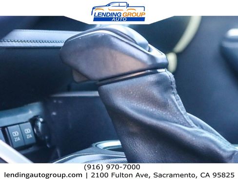 Used 2021 Toyota Highlander XLE image 28