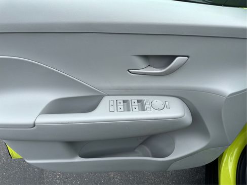 Certified 2025 Hyundai Kona SEL AWD/4WD image 19