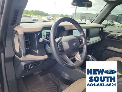 Used 2023 Ford Bronco Wildtrak image 10