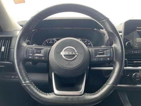 Used 2022 Nissan Pathfinder SL image 11