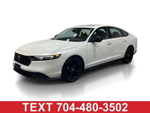 Used 2025 Honda Accord SE image 1