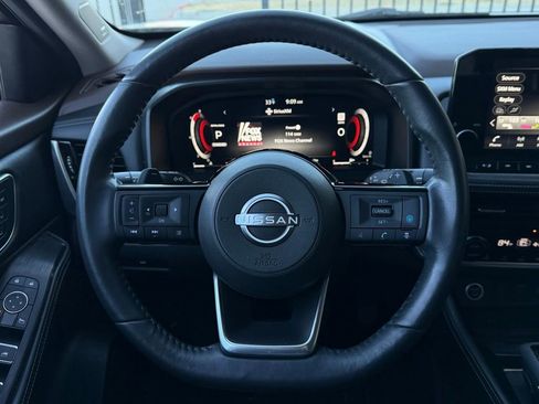 Used 2022 Nissan Rogue Platinum w/ Head-Up Display Package image 13