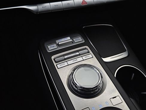 Used 2025 Genesis GV70 2.5T image 23