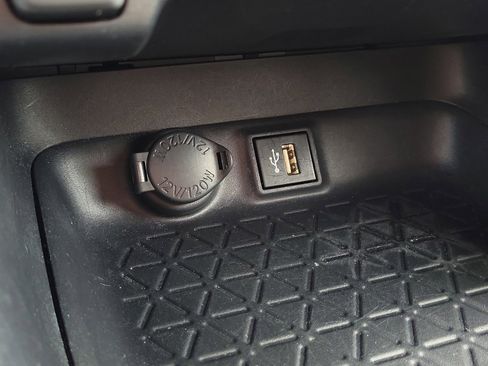 Used 2024 Toyota RAV4 LE FWD image 30
