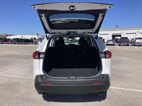 Certified 2025 Toyota RAV4 LE image 21