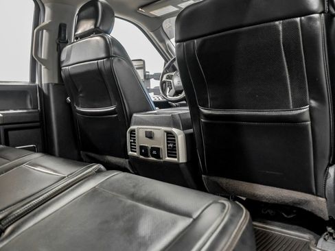 Used 2018 Ford F350 Lariat w/ Lariat Ultimate Package AWD/4WD image 37