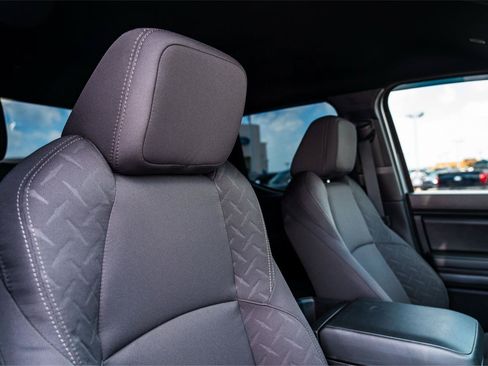 Used 2025 Toyota Tacoma SR5 AWD/4WD image 23
