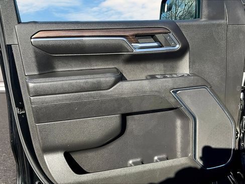 Used 2022 Chevrolet Silverado 1500 LT Trail Boss image 13