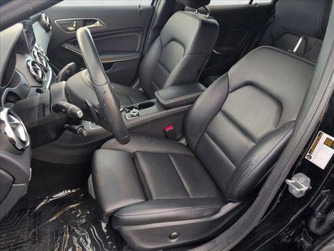 Certified 2018 Mercedes-Benz GLA 250 4MATIC image 15