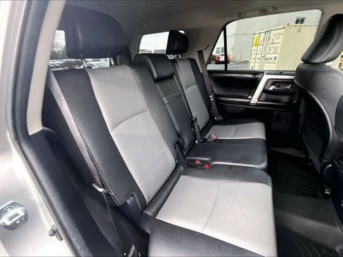 Used 2016 Toyota 4Runner SR5 Premium image 18