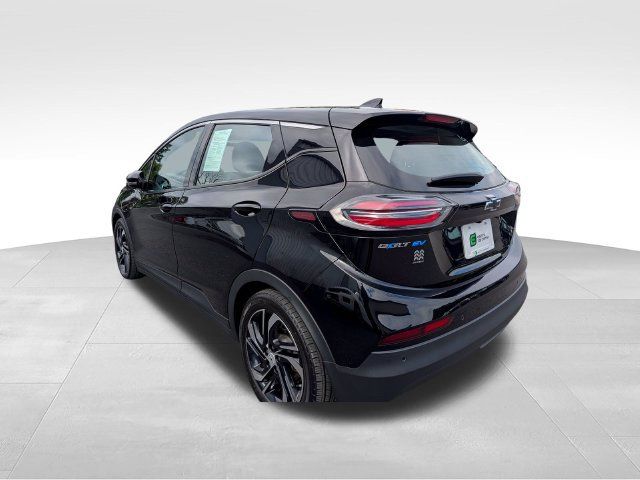 Used 2023 Chevrolet Bolt LT w/ Infotainment Package FWD image 5