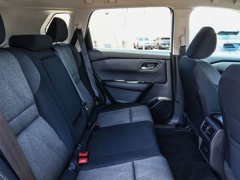 Used 2024 Nissan Rogue SV AWD/4WD image 18