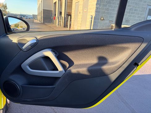 Used 2008 smart fortwo passion RWD image 16