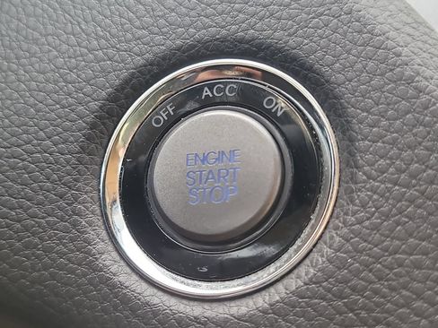 Used 2013 Hyundai Azera FWD image 27