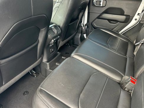 Used 2023 Jeep Wrangler Sahara image 12