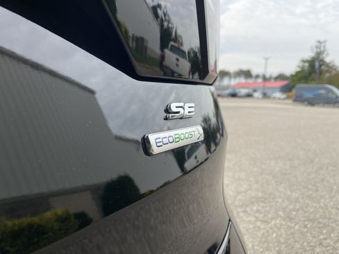 Used 2018 Ford Escape SE FWD image 25