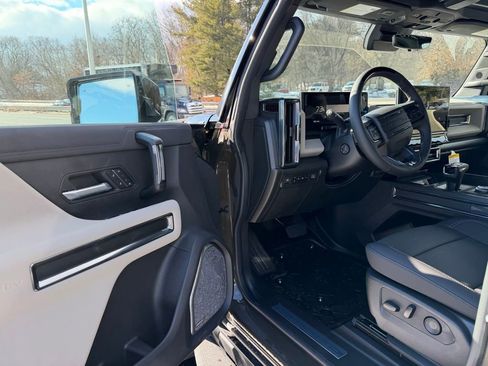 New 2026 GMC Hummer EV SUV image 17