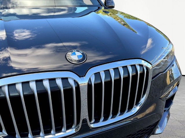 Used 2022 BMW X7 xDrive40i w/ M Sport Package AWD/4WD image 35