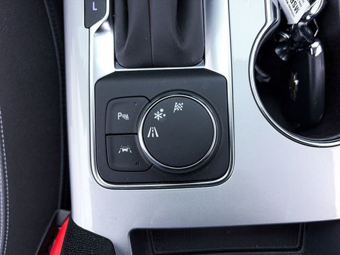 Used 2024 Chevrolet Blazer LT FWD image 25