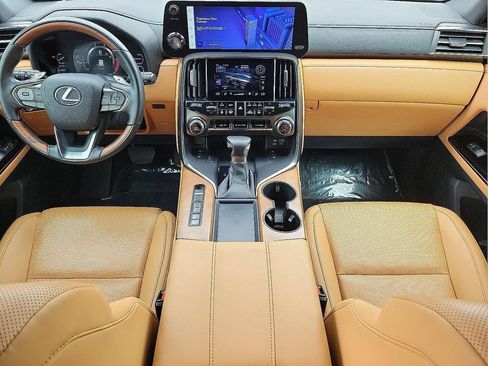 Used 2024 Lexus LX 600 4WD w/ Luxury Package image 11