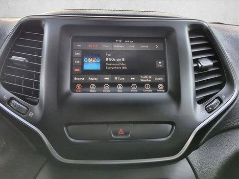 Used 2019 Jeep Cherokee Latitude Plus image 13